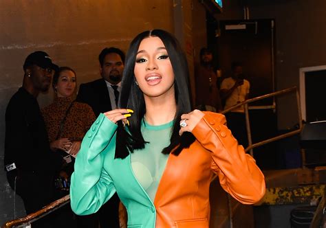 Cardi B Says DMs Are Flooded But Not Dating